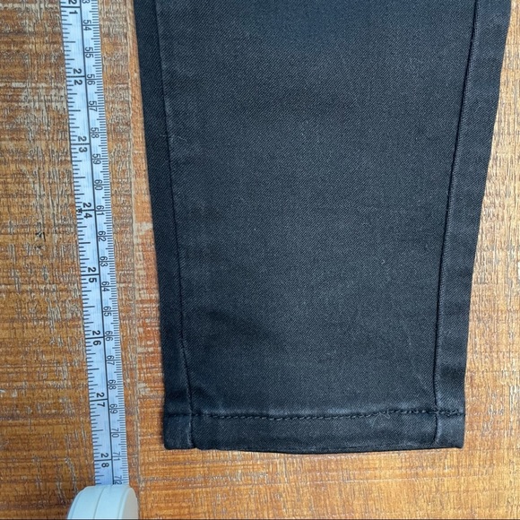 J Brand Alana Black Zipper Pocket Jeans - Picture 12 of 16